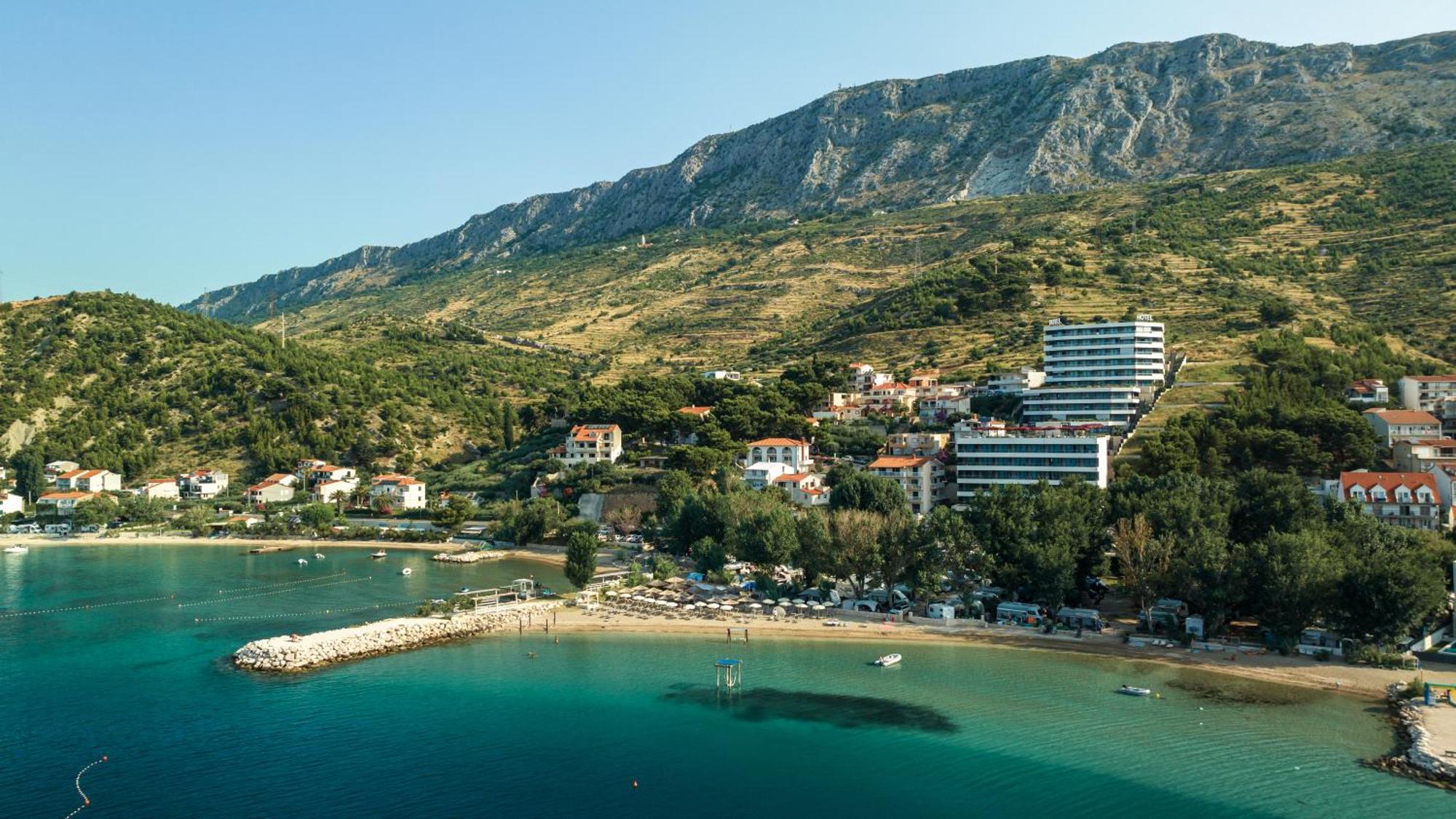 Hotel Plaza Duce Bagian luar foto