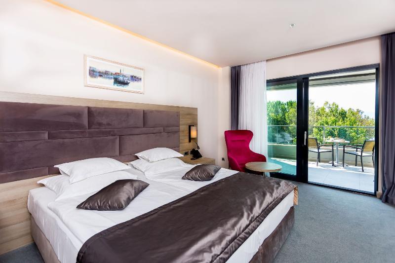 Hotel Plaza Duce Bagian luar foto